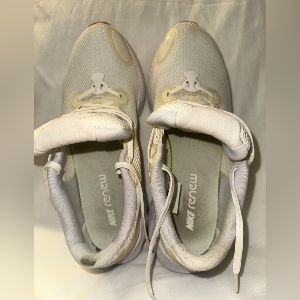 Nike Renew Men’s Cream and White Athletic Running Shoes size 11.5 - Picture 8 of 8